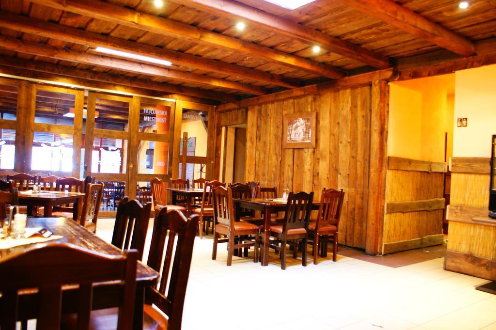 Grillbar Penzion & Restaurant สปิชสกา โนวา เวส ภายนอก รูปภาพ