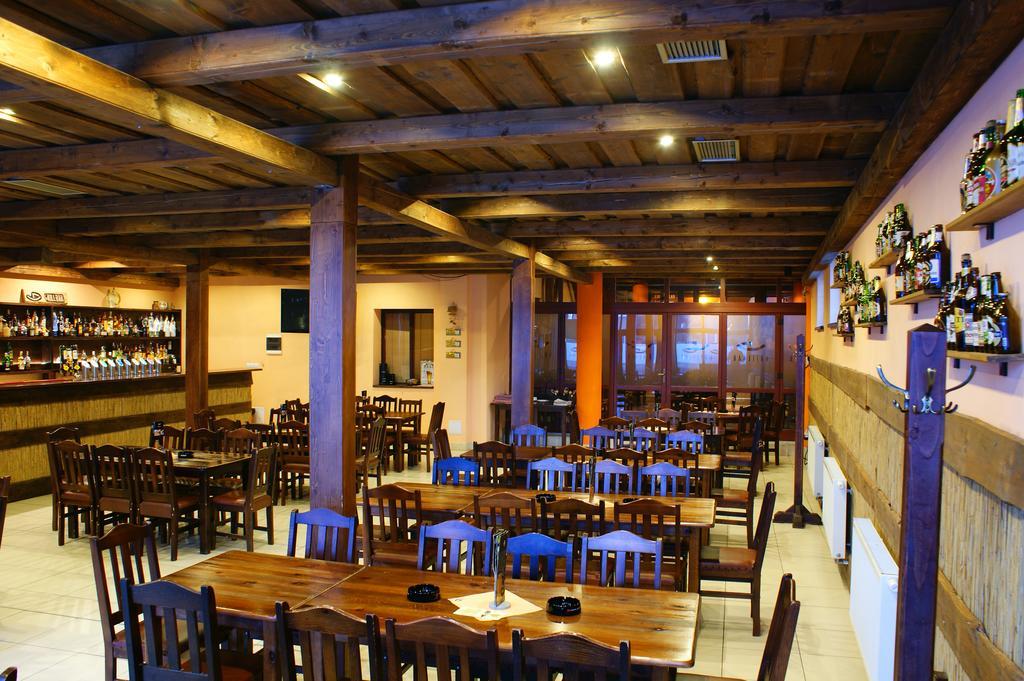 Grillbar Penzion & Restaurant สปิชสกา โนวา เวส ภายนอก รูปภาพ